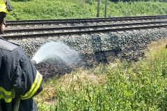 2025_07_06_pozar travy u trati